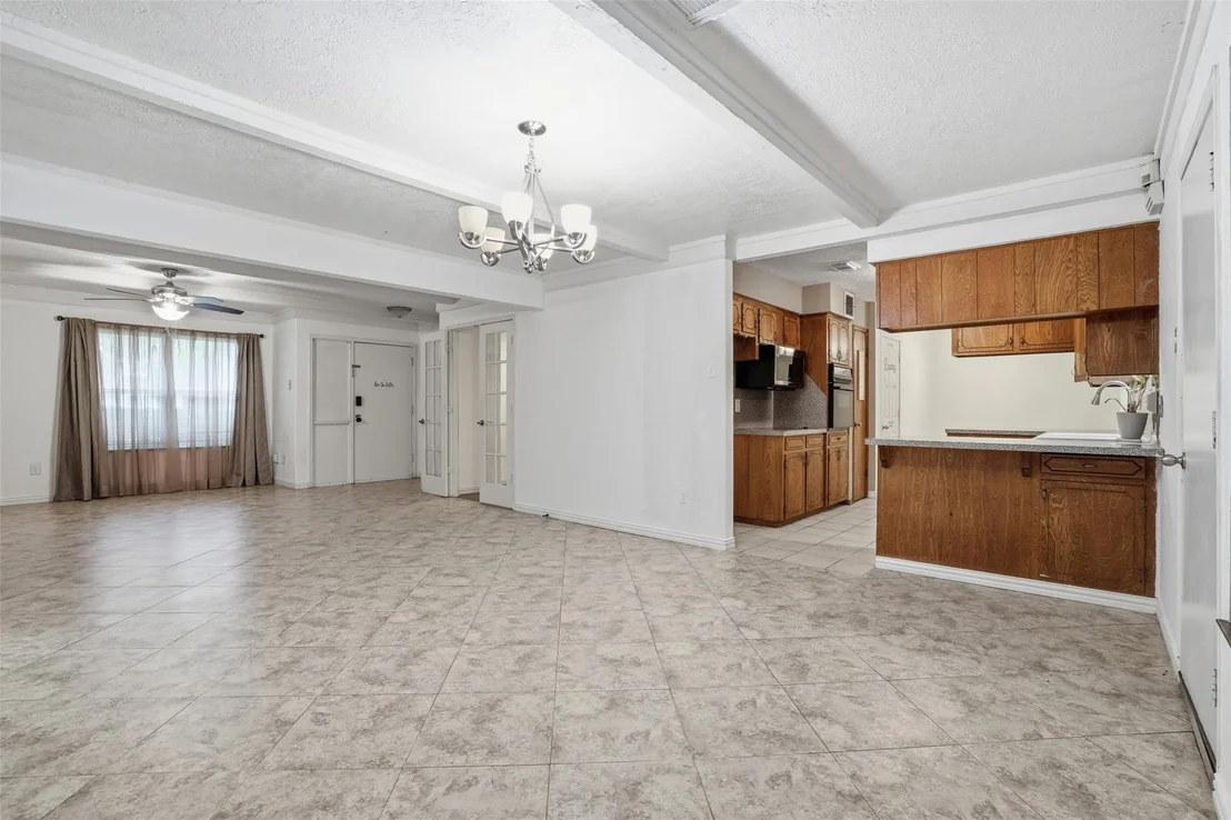 Photo of 2605 Burke Road