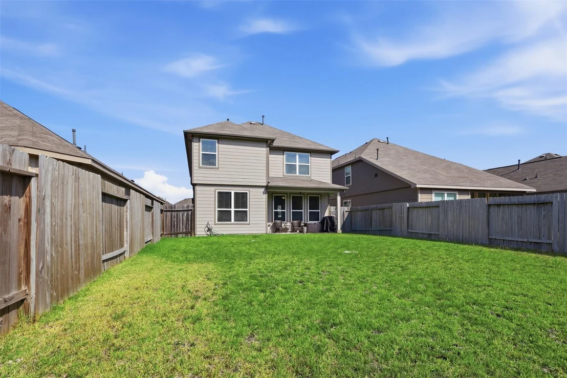 Photo of 17622 Holroyd Road
