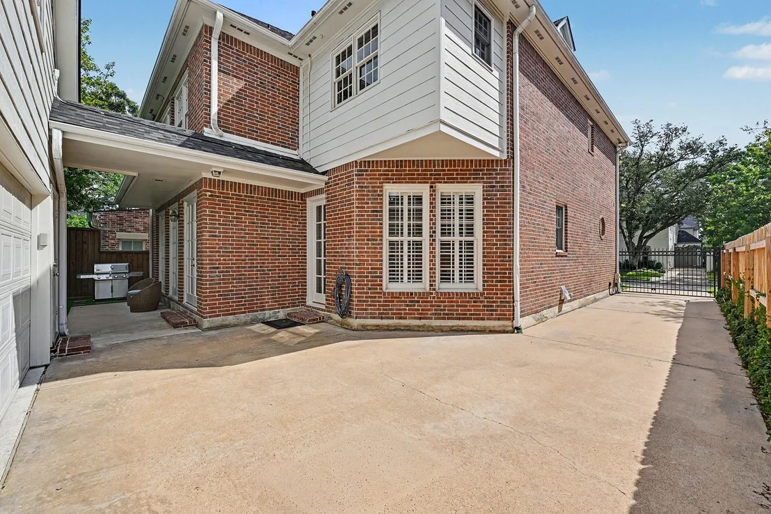 Photo of 5808 Fordham Street