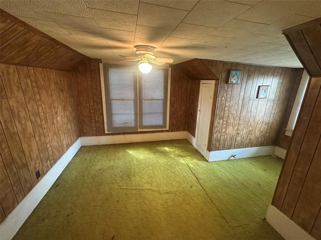 Photo of 5922 Railroad Street