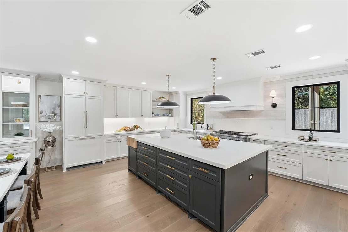 Photo of 4907 Pine Garden Drive E