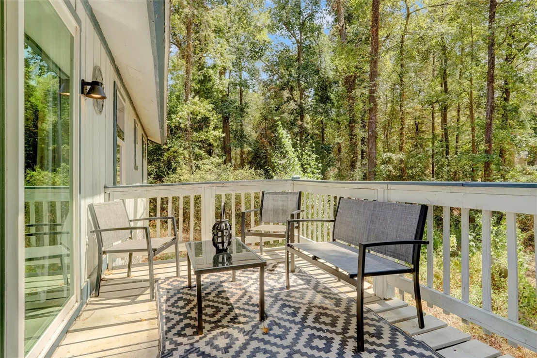 Photo of 261 Commodore Drive