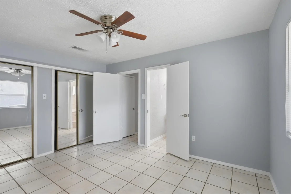Photo of 3831 Derbyhall Drive