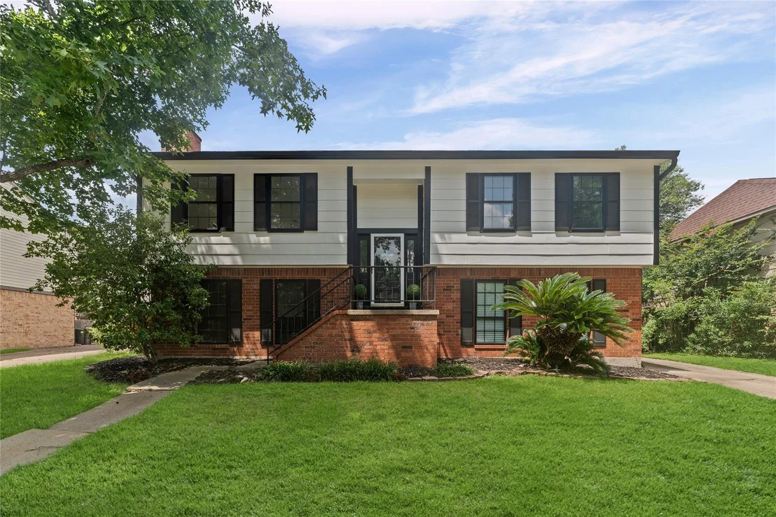 Photo of 15819 Maple Manor Drive