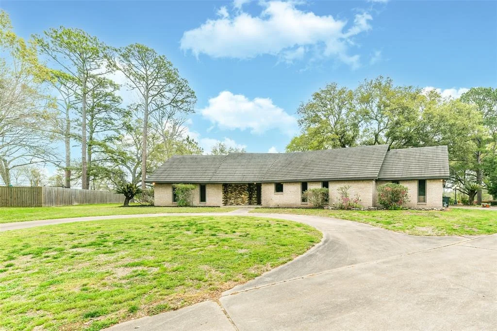 Photo of 407 Karlis Drive