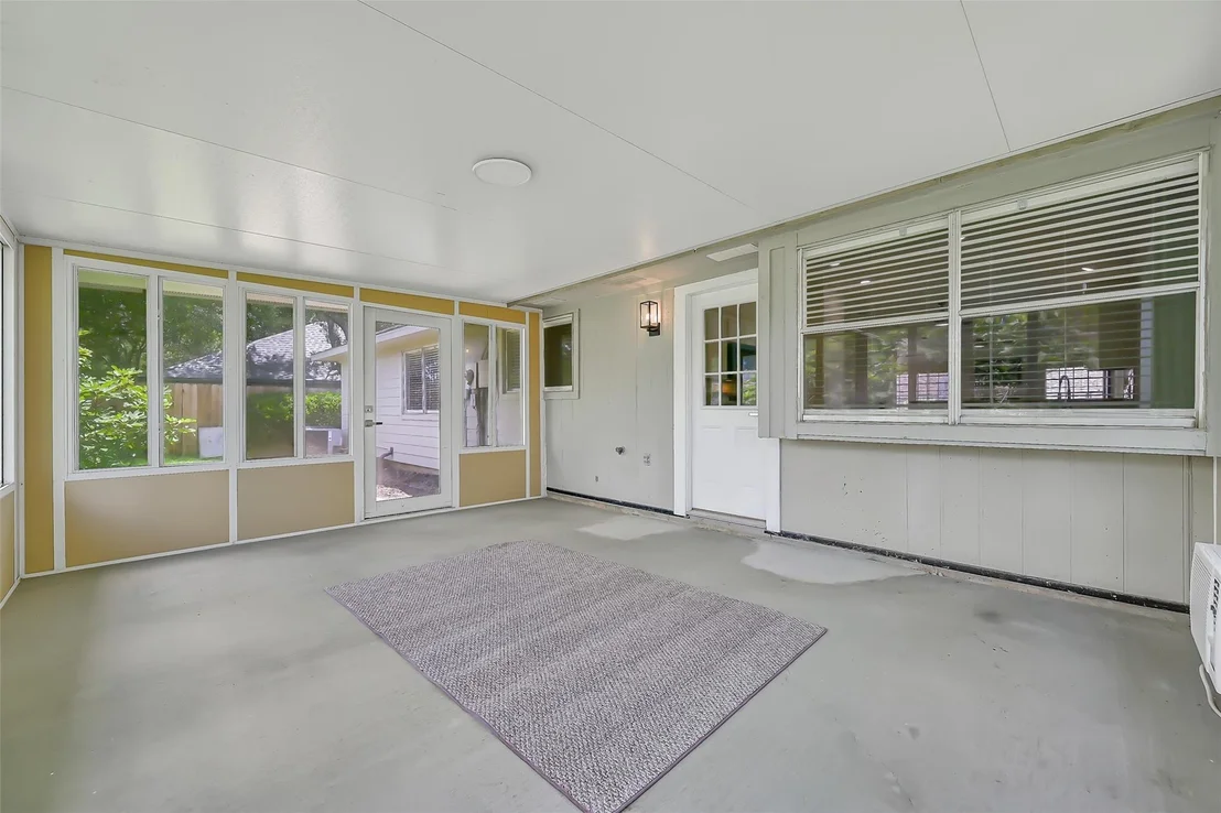 Photo of 3236 Lee Circle