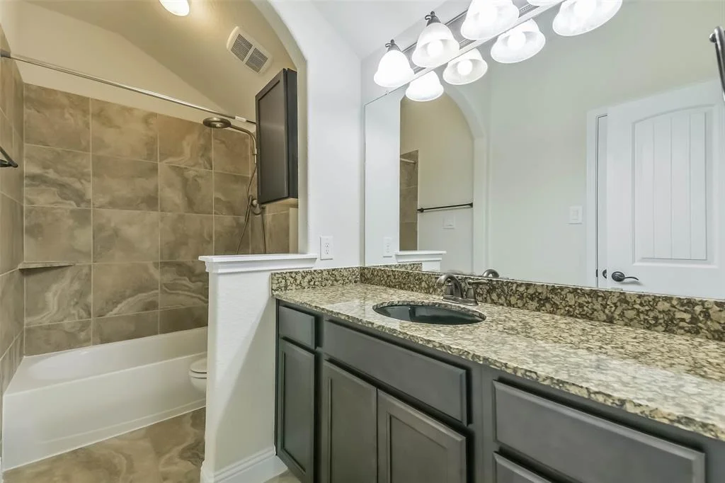 Photo of 15 Waterfall Way