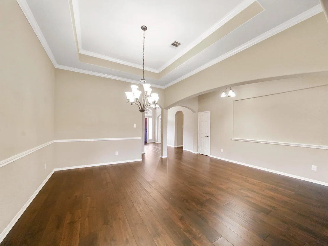 Photo of 22635 Pineleigh Court