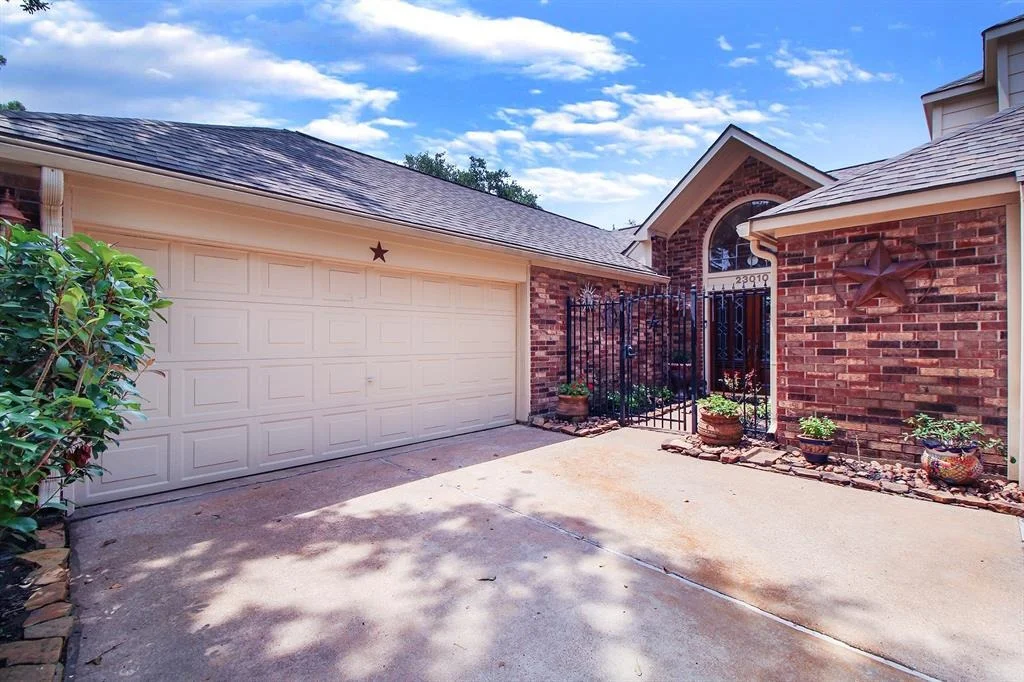 Photo of 23010 Glenover Drive