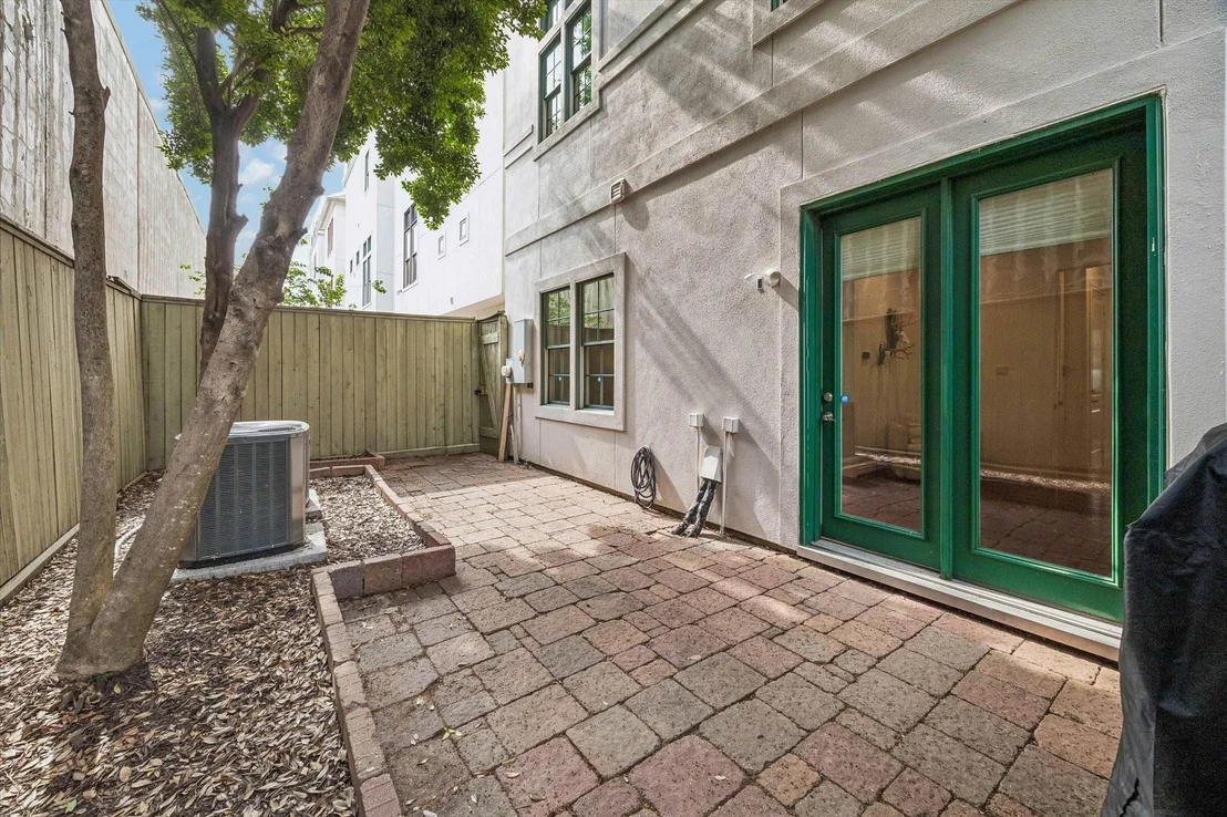 Photo of 6015 Post Oak Green Lane