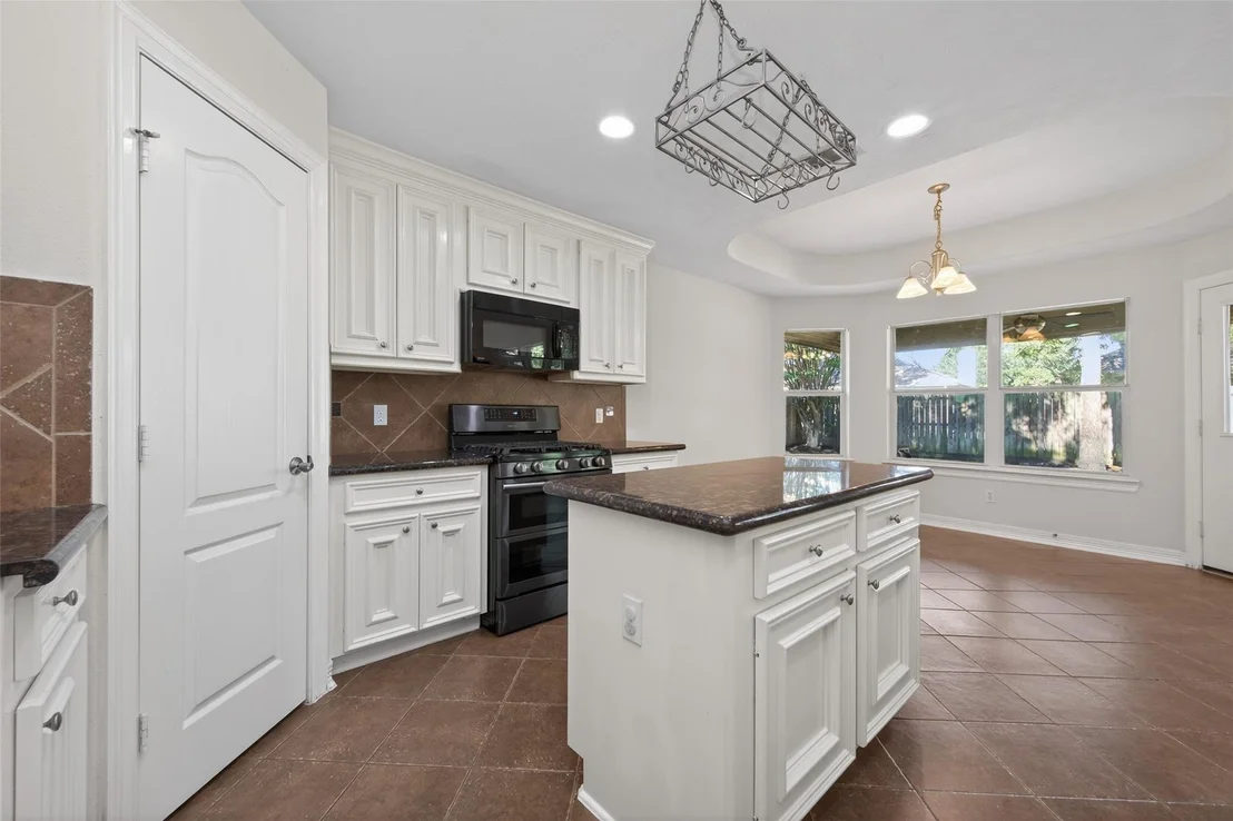 Photo of 3327 Willowbend Road