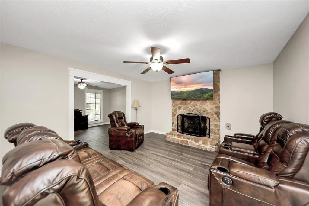 Photo of 2914 Silver Falls Drive