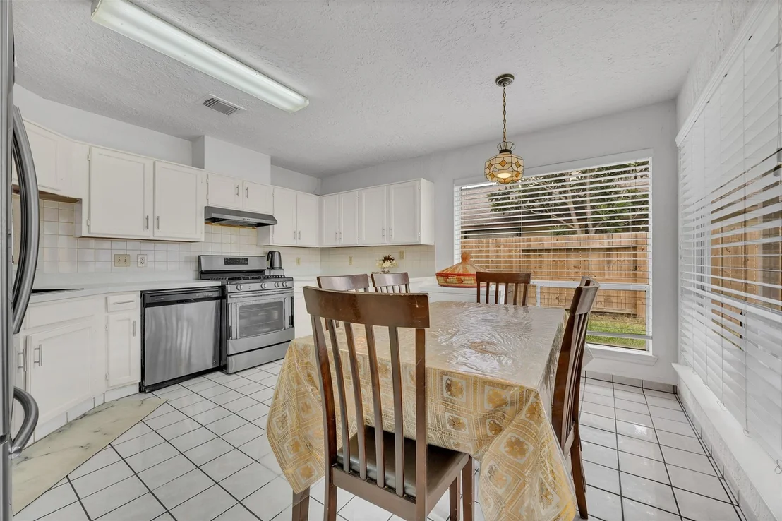 Photo of 15619 Beechnut Street