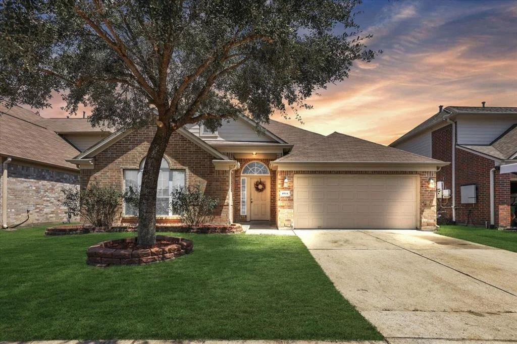 Photo of 4914 Hackamore Brook Court