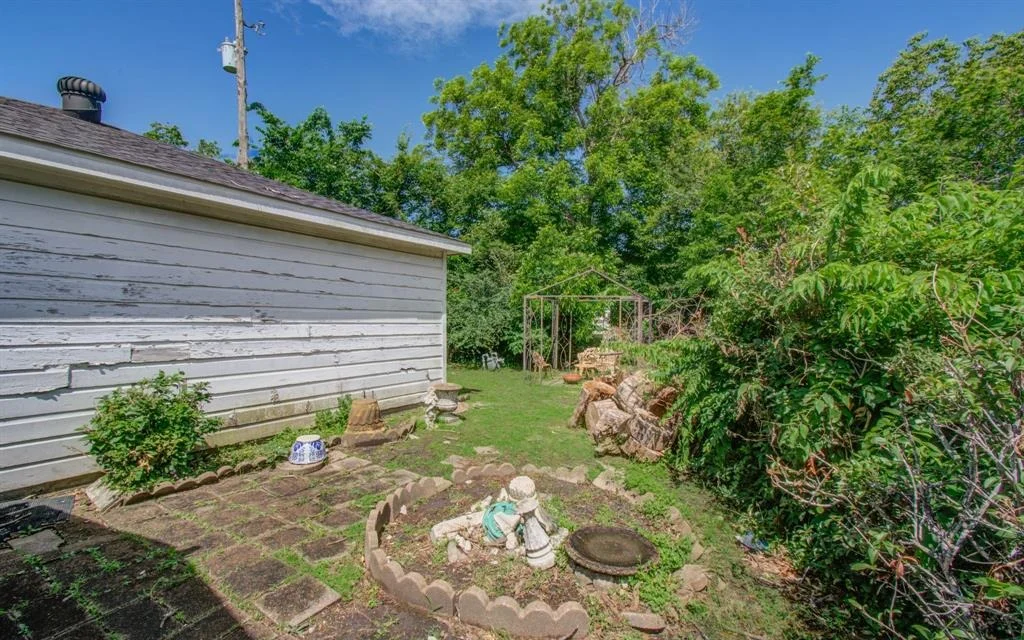 Photo of 7310 Bastogne Road