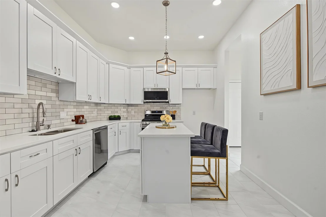 Photo of 8153 Crestview Drive