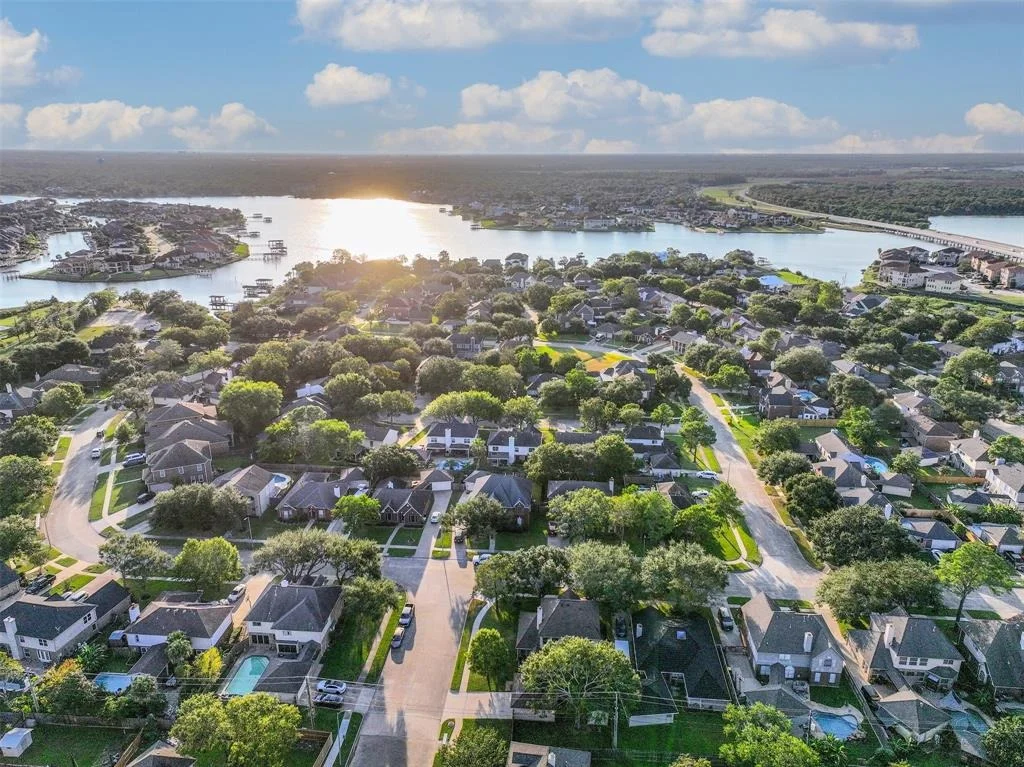 Photo of 4102 Lakepointe Forest Drive