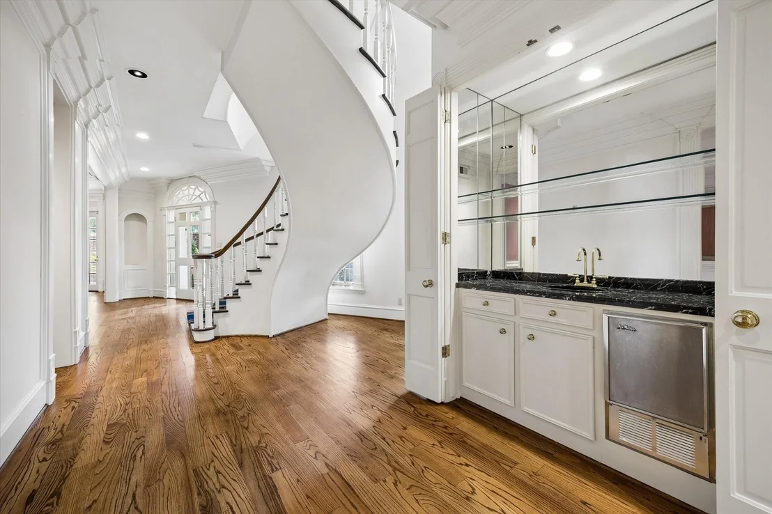 Photo of 1 Pine Briar Circle