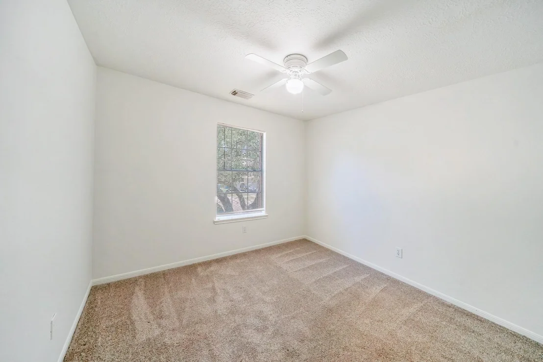 Photo of 19727 Glenfinch Lane