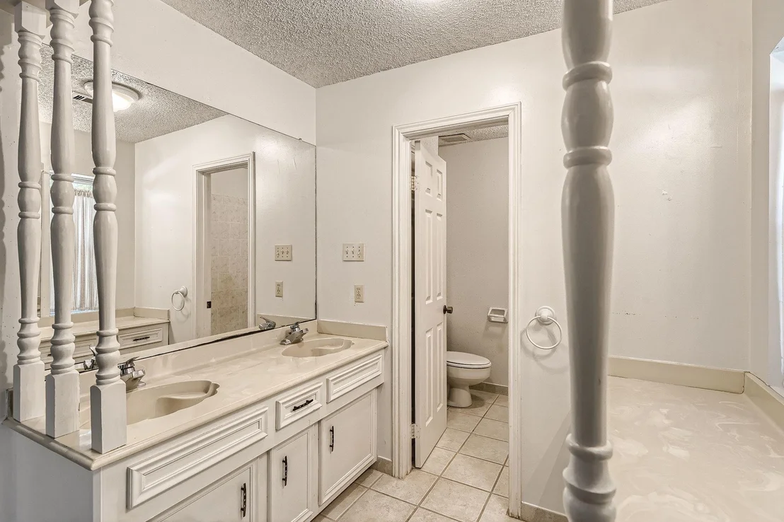 Photo of 19527 Enchanted Oaks Drive