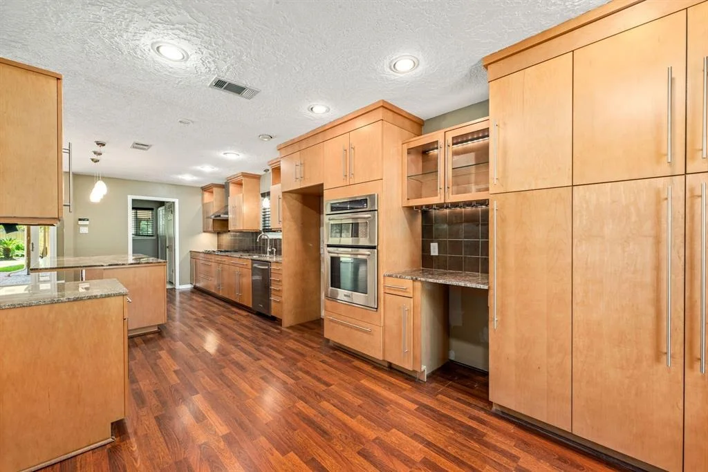 Photo of 26418 Maplewood Drive