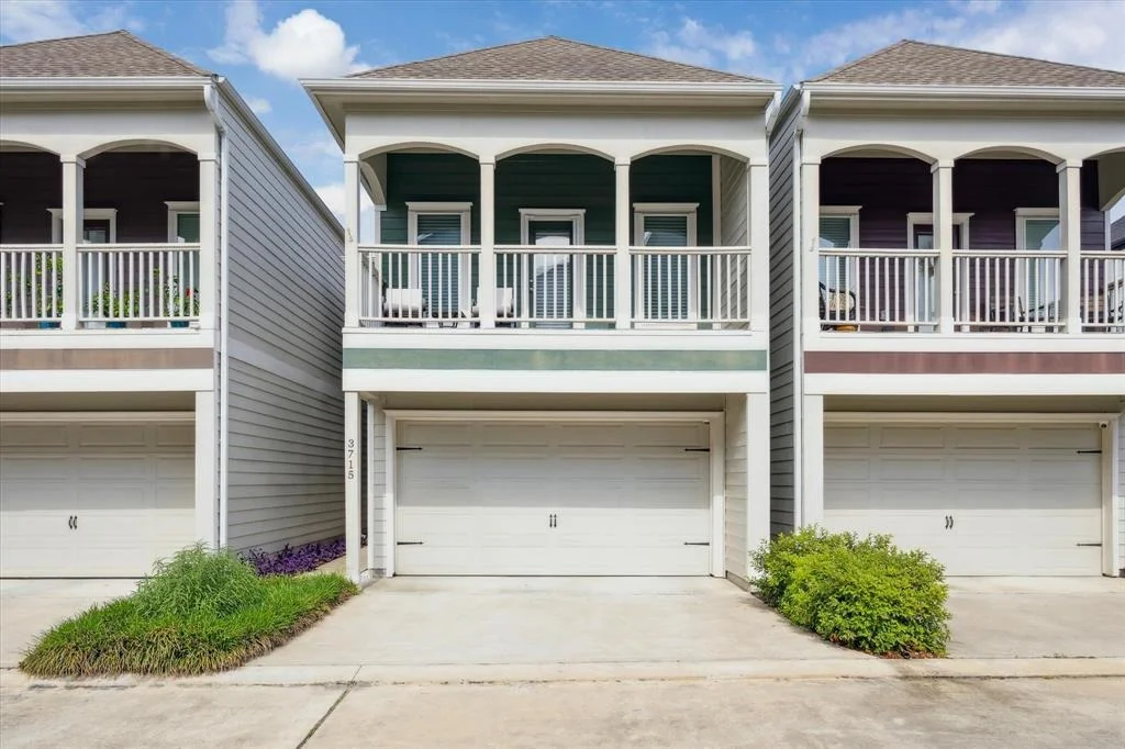 Photo of 3715 Oakroc Grove
