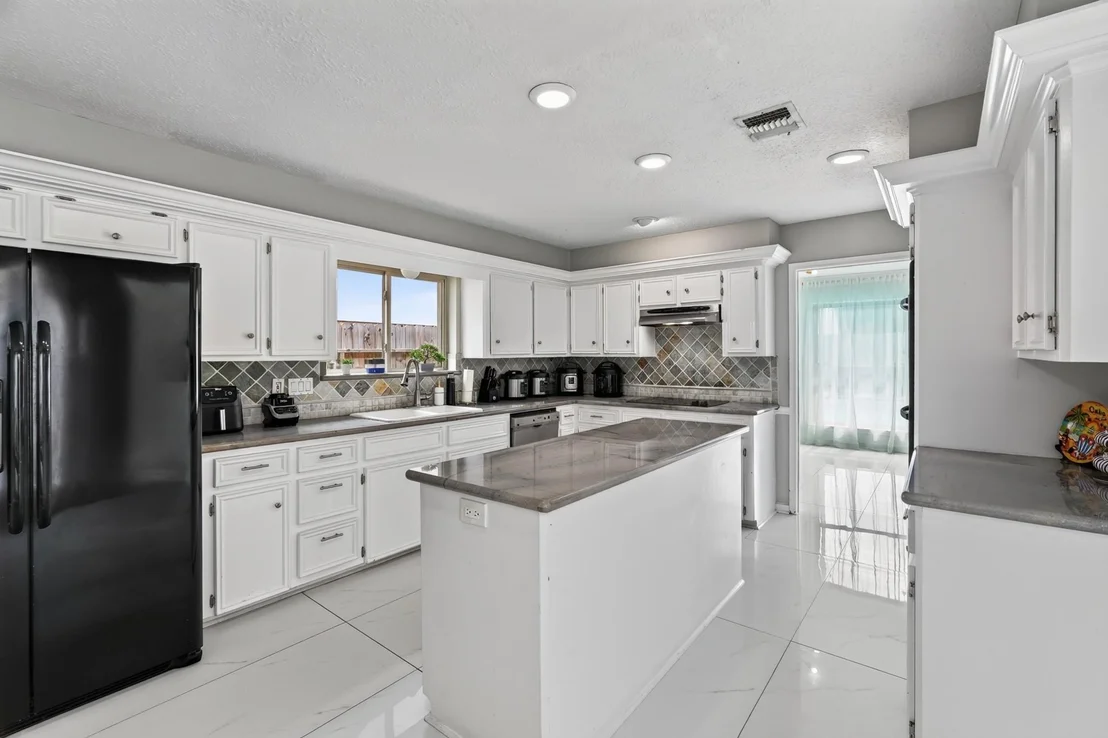 Photo of 15619 Four Leaf Drive