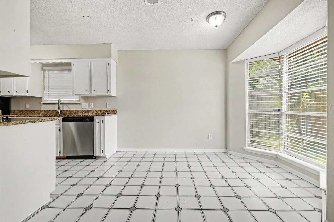 Photo of 807 Voyager Drive