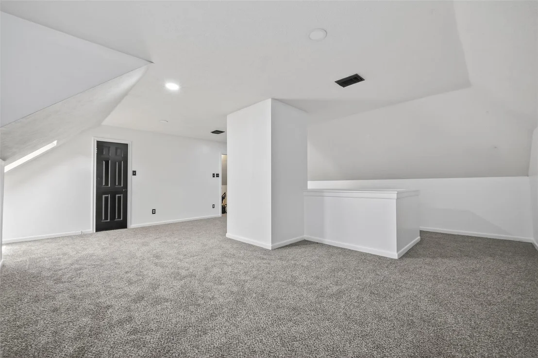 Photo of 5931 Thom Road