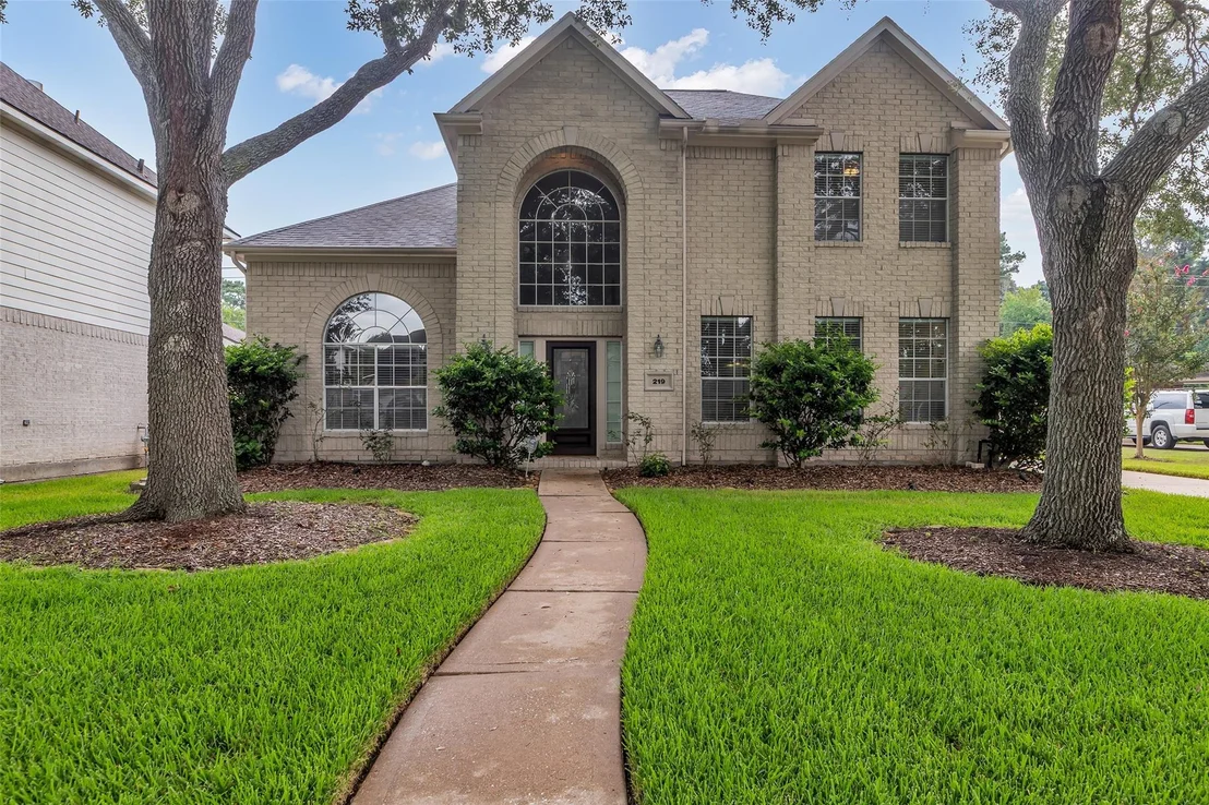 Photo of 219 Rustic Oaks Drive