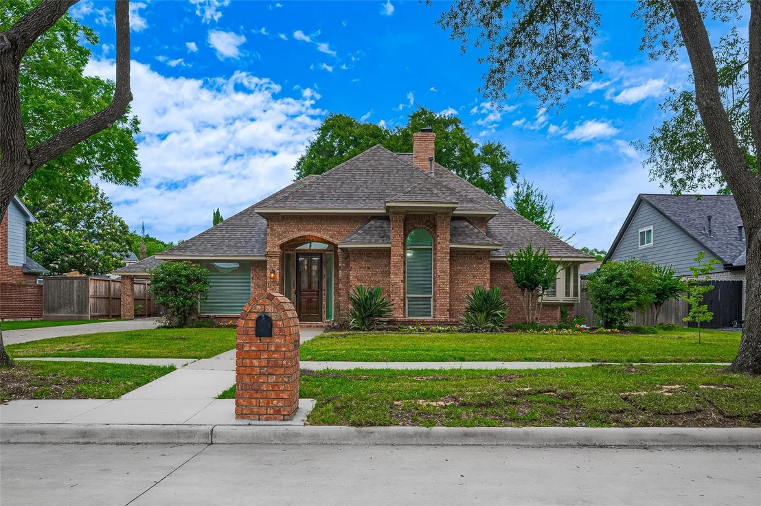 Photo of 16218 Capri Drive