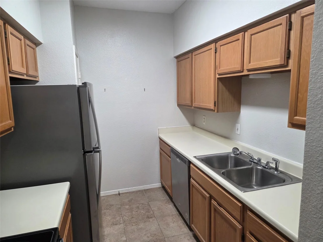 Photo of Unit 106 at 3780 Tanglewilde Street