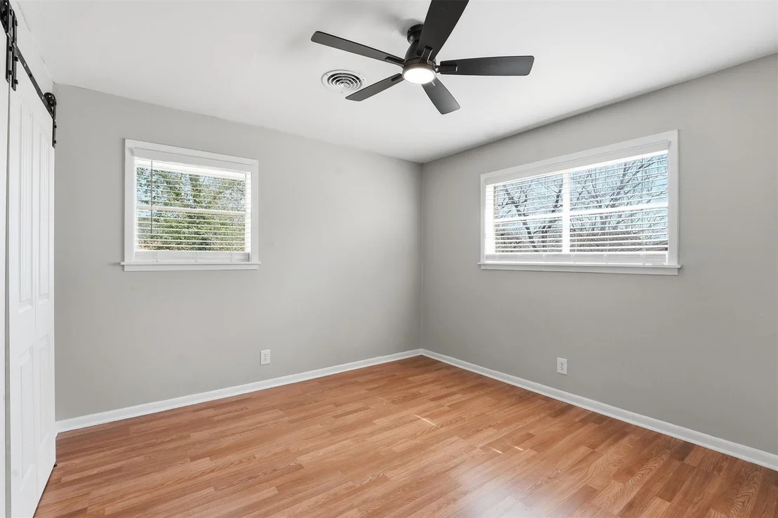 Photo of 2412 Airline Drive