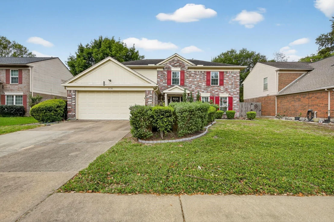 Photo of 918 Long Prairie Drive