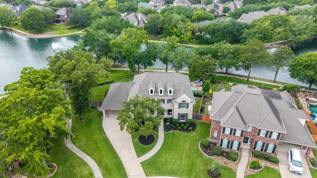 Photo of 15903 Lake Loop Drive