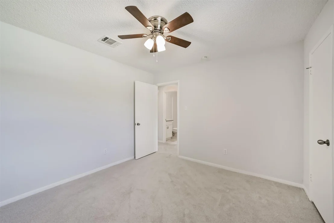 Photo of 17502 Huntersglen Circle