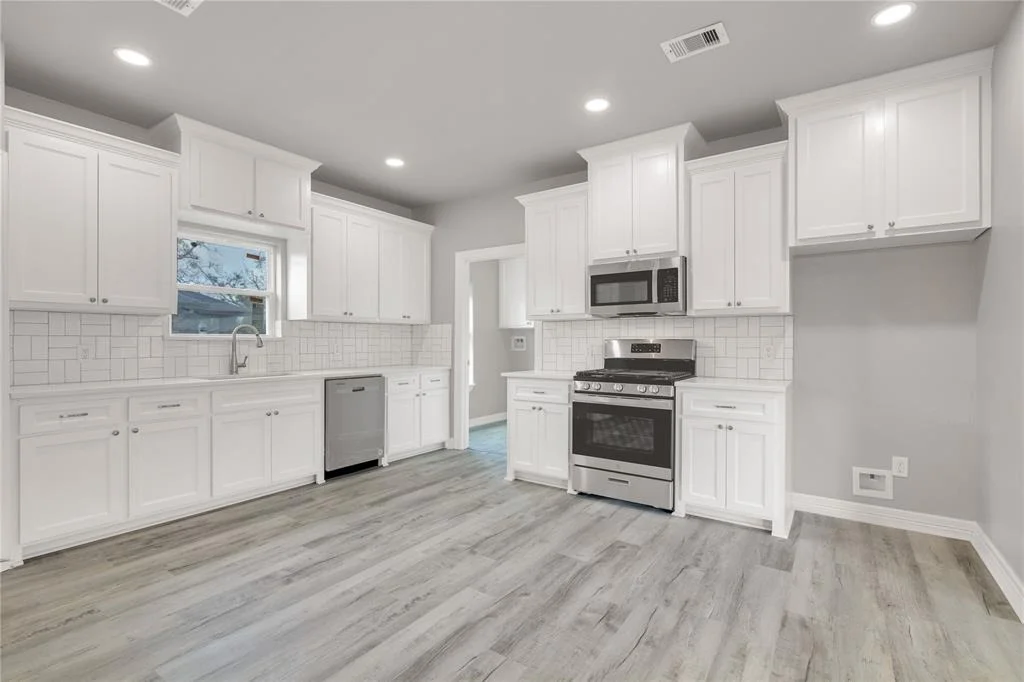 Photo of 409 E Travis