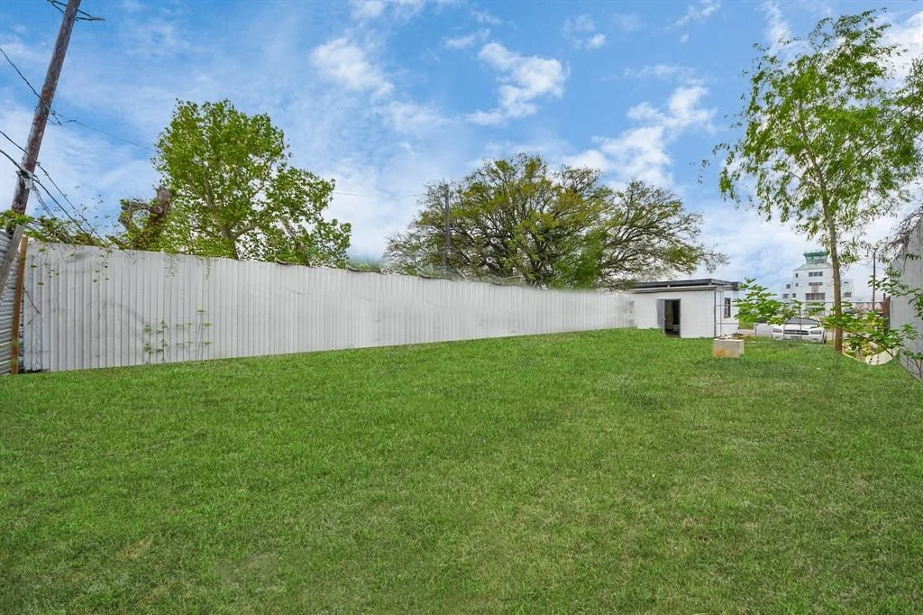 Photo of 8330 Lockheed Avenue