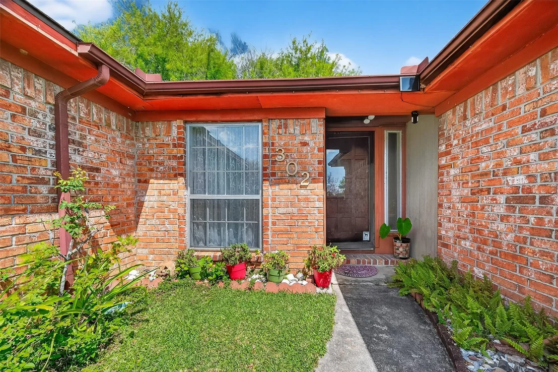 Photo of 302 Windward Drive