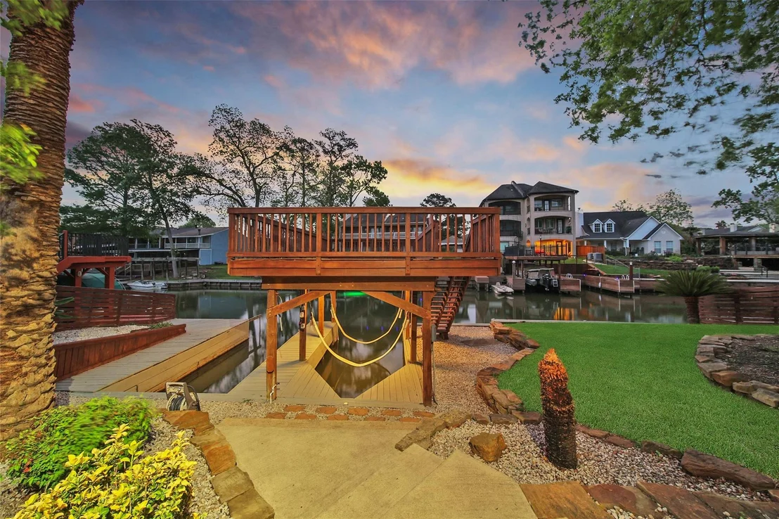 Photo of 734 Lake View Drive