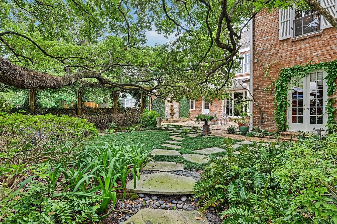 Photo of 6019 Stones Throw Road