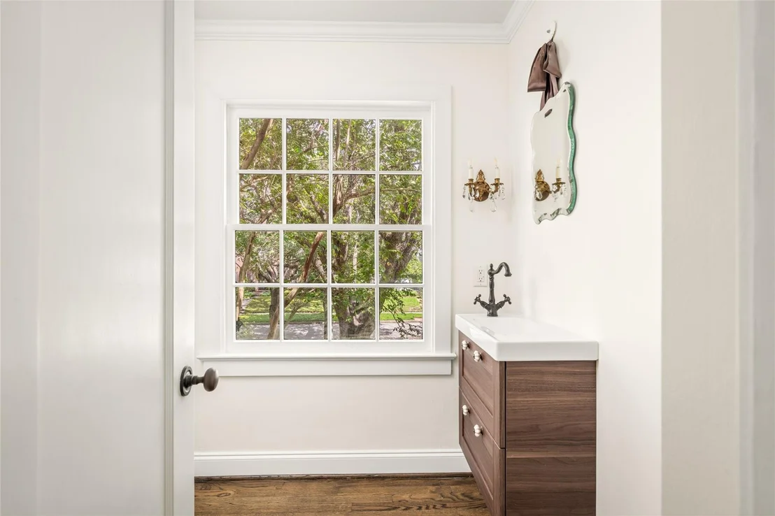 Photo of 3105 Locke Lane