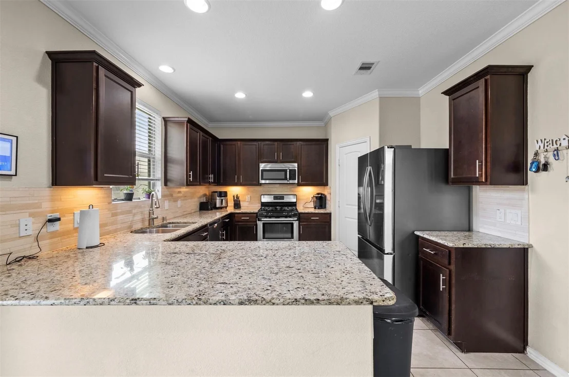 Photo of 2245 Maple Point Drive N