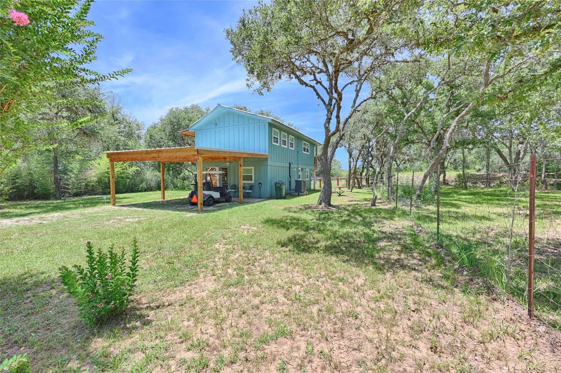Photo of 207 Hickory Drive