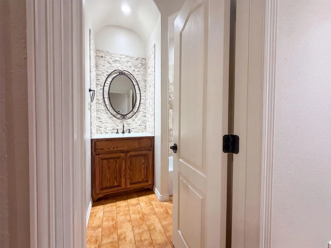 Photo of 1005 Lewis Drive