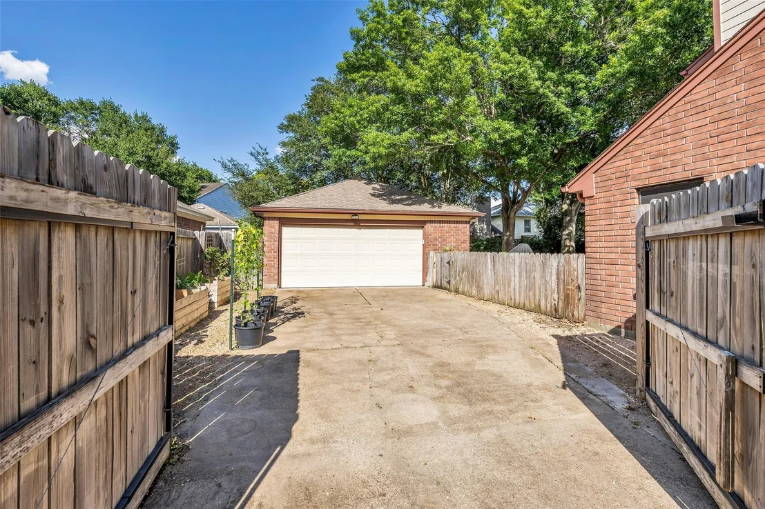 Photo of 15426 Freestone Peach Lane