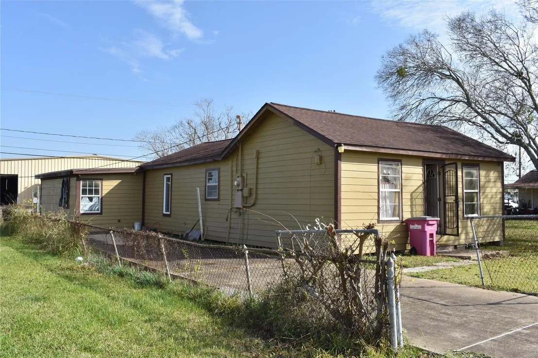 Photo of 22 N Avenue D