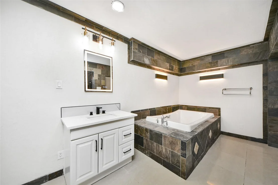 Photo of 15719 Baytree