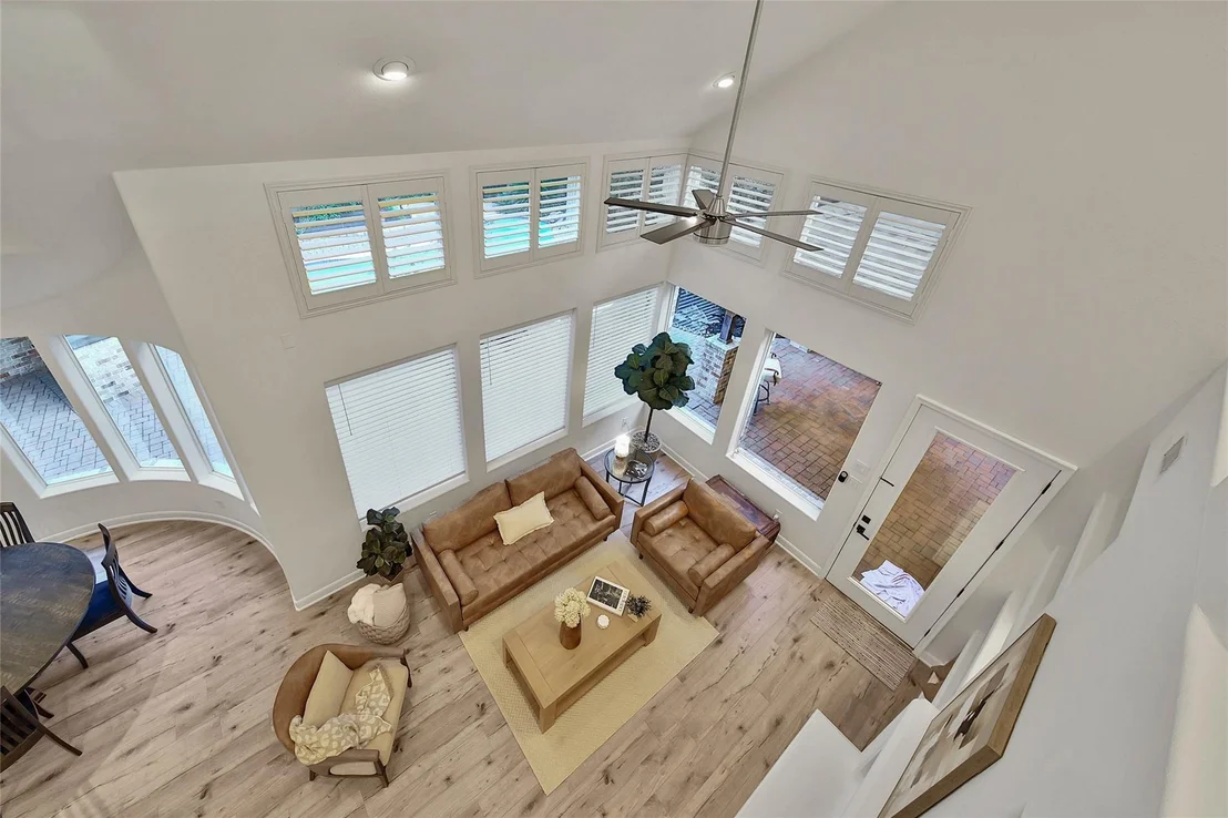 Photo of 1302 Avon Way