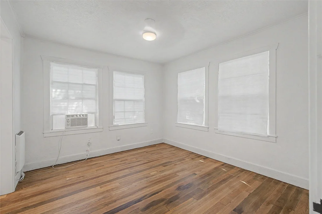 Photo of 304 Foster Street